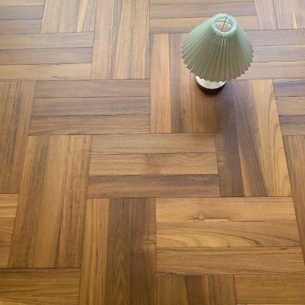 Good Stability Anti-Deformation Termite-Resistant Solid Oak Flooring Oak Solid Wood Flooring for Storage and Closet Room